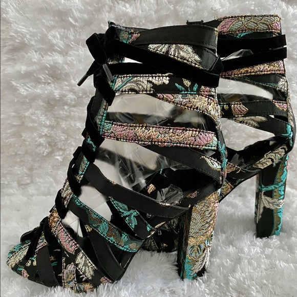 TRANQUILITY Tapestry Cutout Strappy Peep Toe Heels - Picture 5 of 7